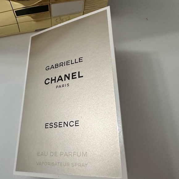 One of the best ones! - GABRIELLE CHANEL ESSENCE SAMPLE - Picture 2 of 3